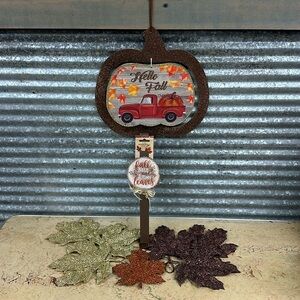 Decorative sign, wreath hanger and 7 bendable glitter leaves